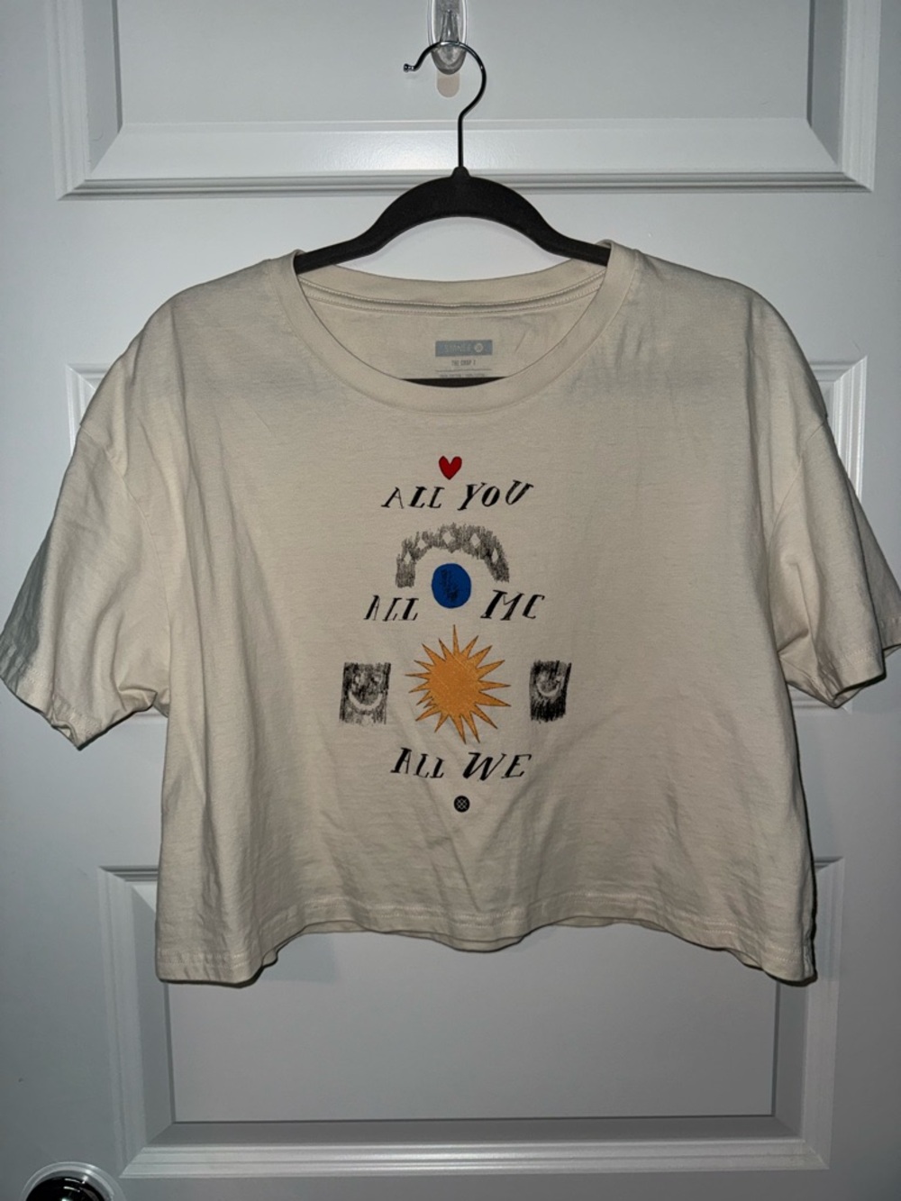 Graphic Cropped Tee with Sun & Heart Motif - Cream